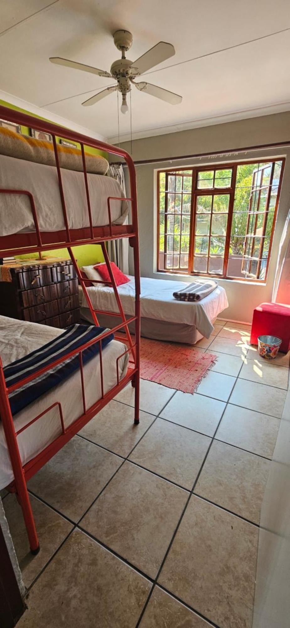 נלספרויט Old Vic Travellers Inn Nelspruit מראה חיצוני תמונה