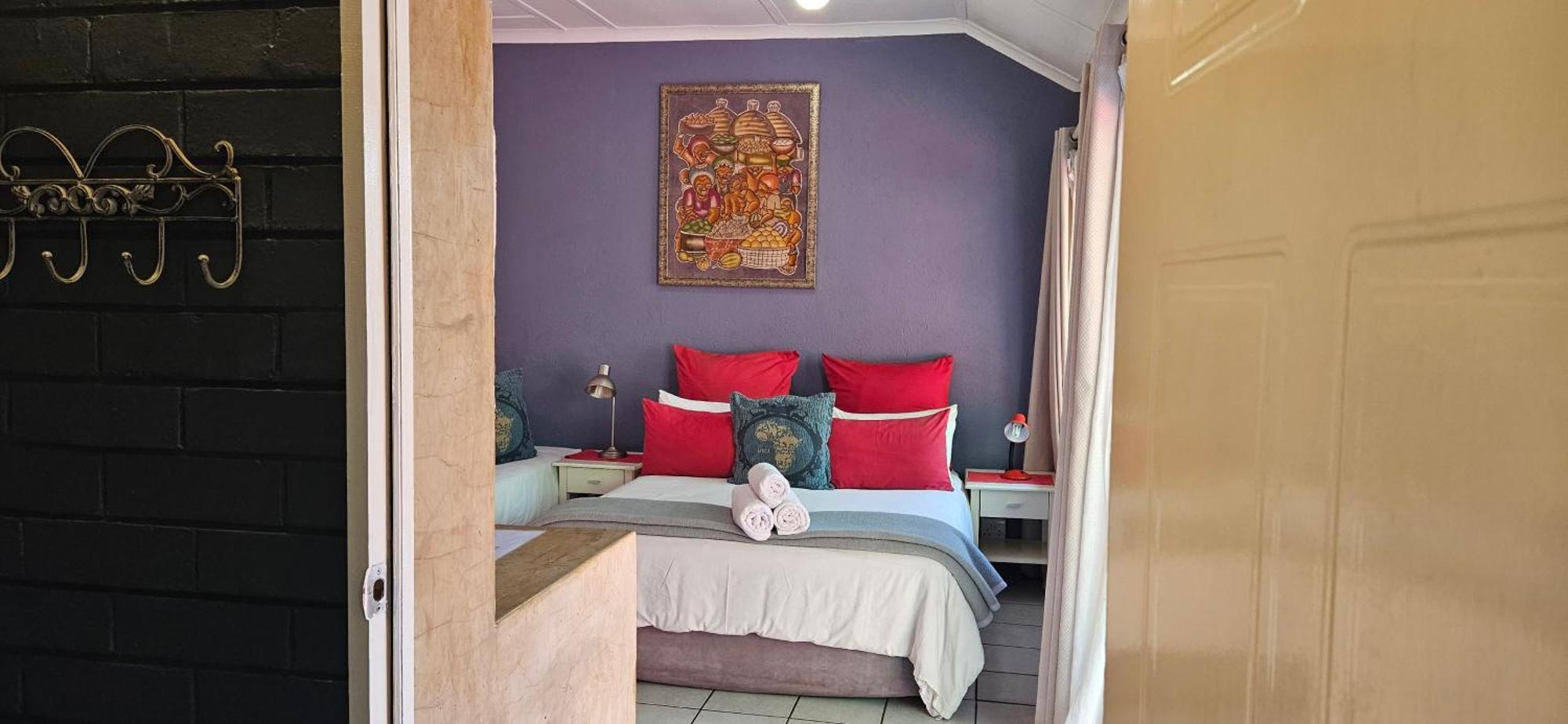 נלספרויט Old Vic Travellers Inn Nelspruit מראה חיצוני תמונה