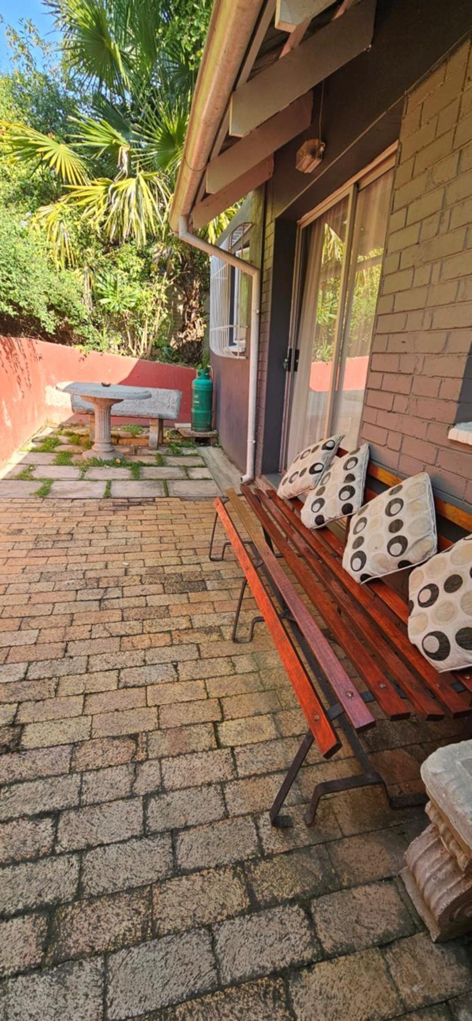 נלספרויט Old Vic Travellers Inn Nelspruit מראה חיצוני תמונה