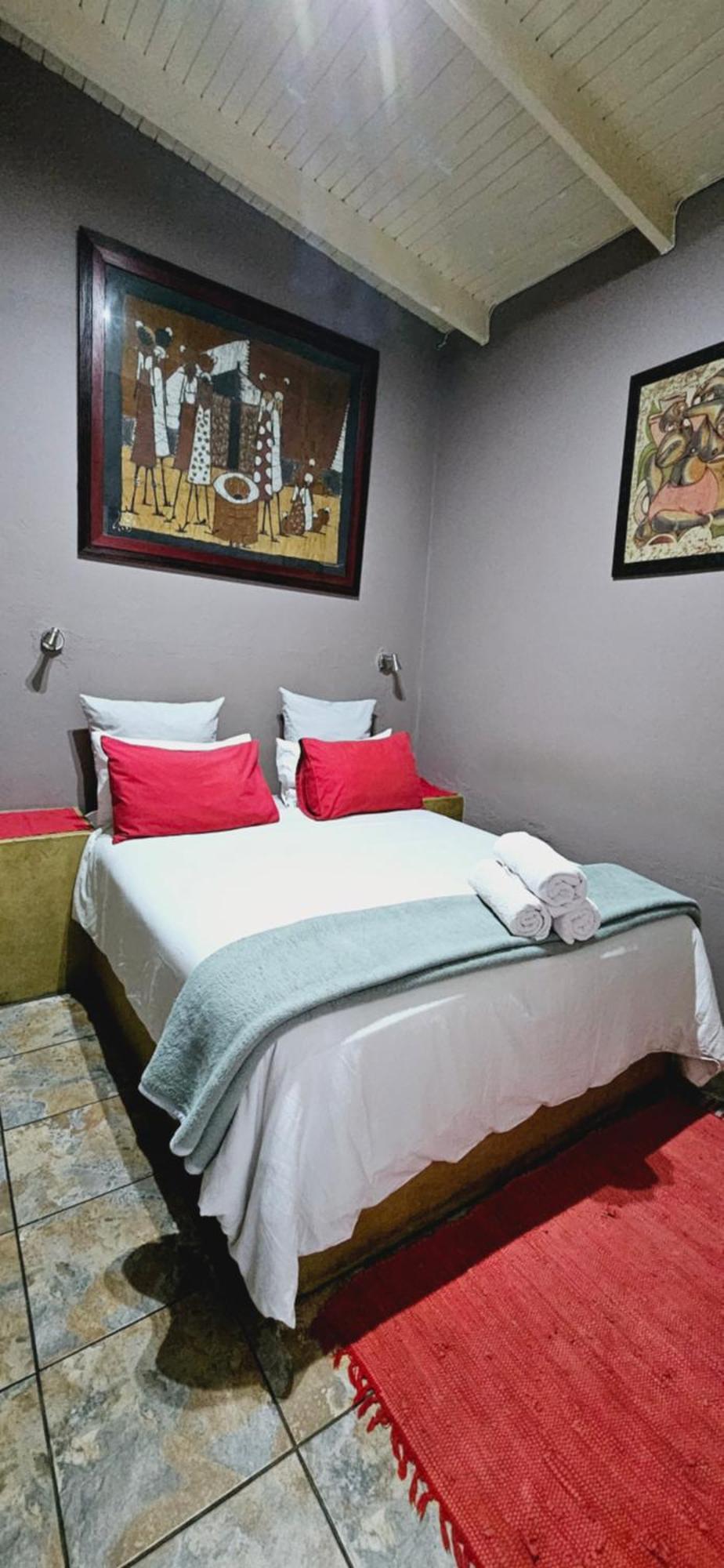 נלספרויט Old Vic Travellers Inn Nelspruit מראה חיצוני תמונה