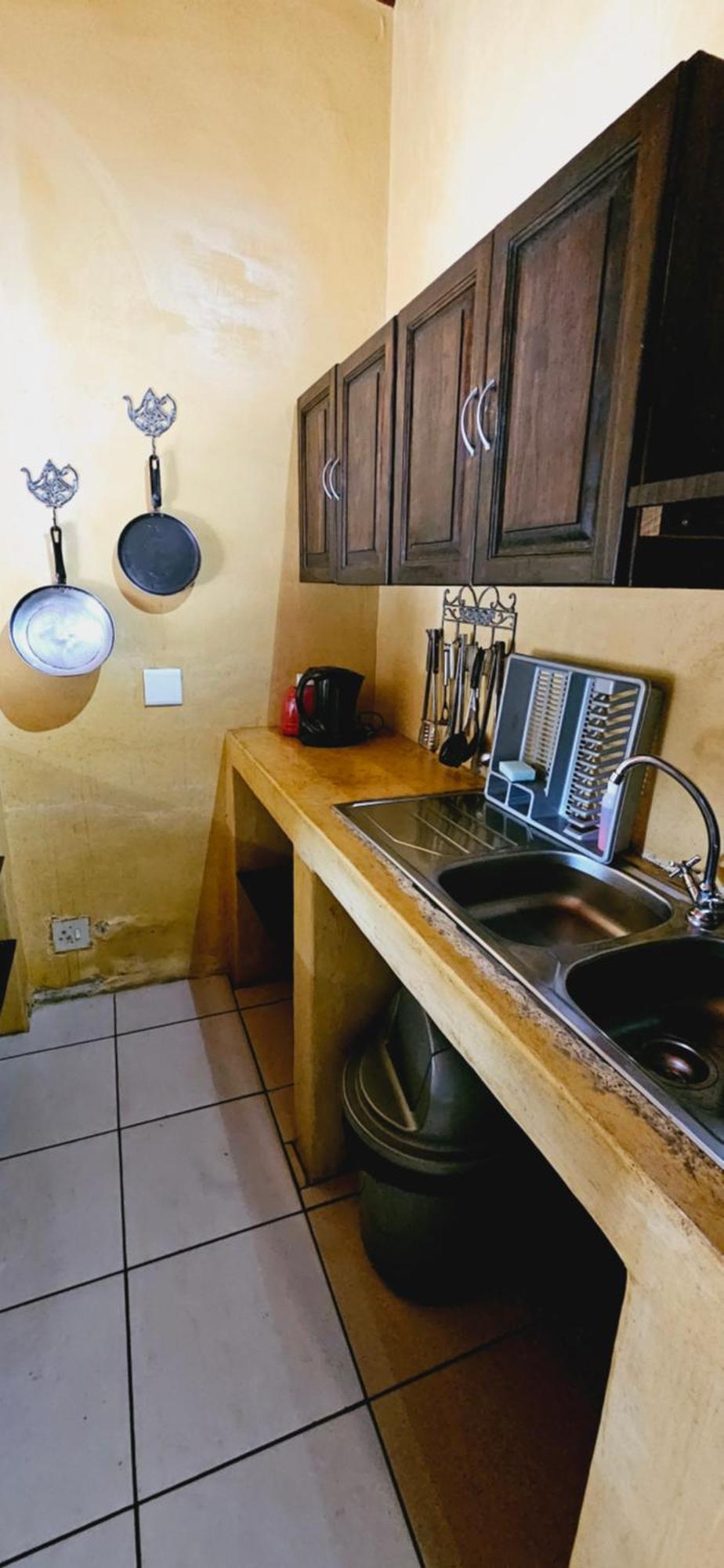 נלספרויט Old Vic Travellers Inn Nelspruit מראה חיצוני תמונה