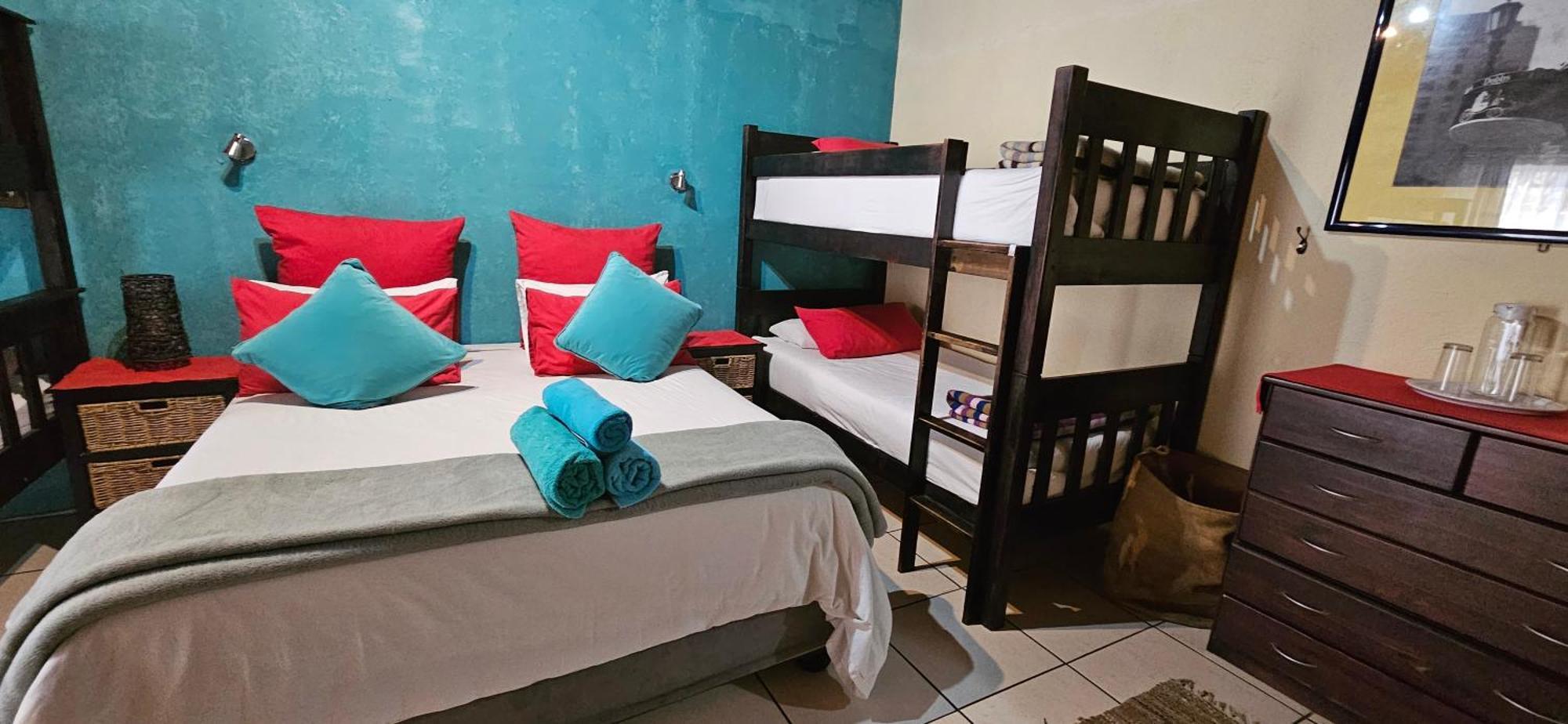 נלספרויט Old Vic Travellers Inn Nelspruit מראה חיצוני תמונה
