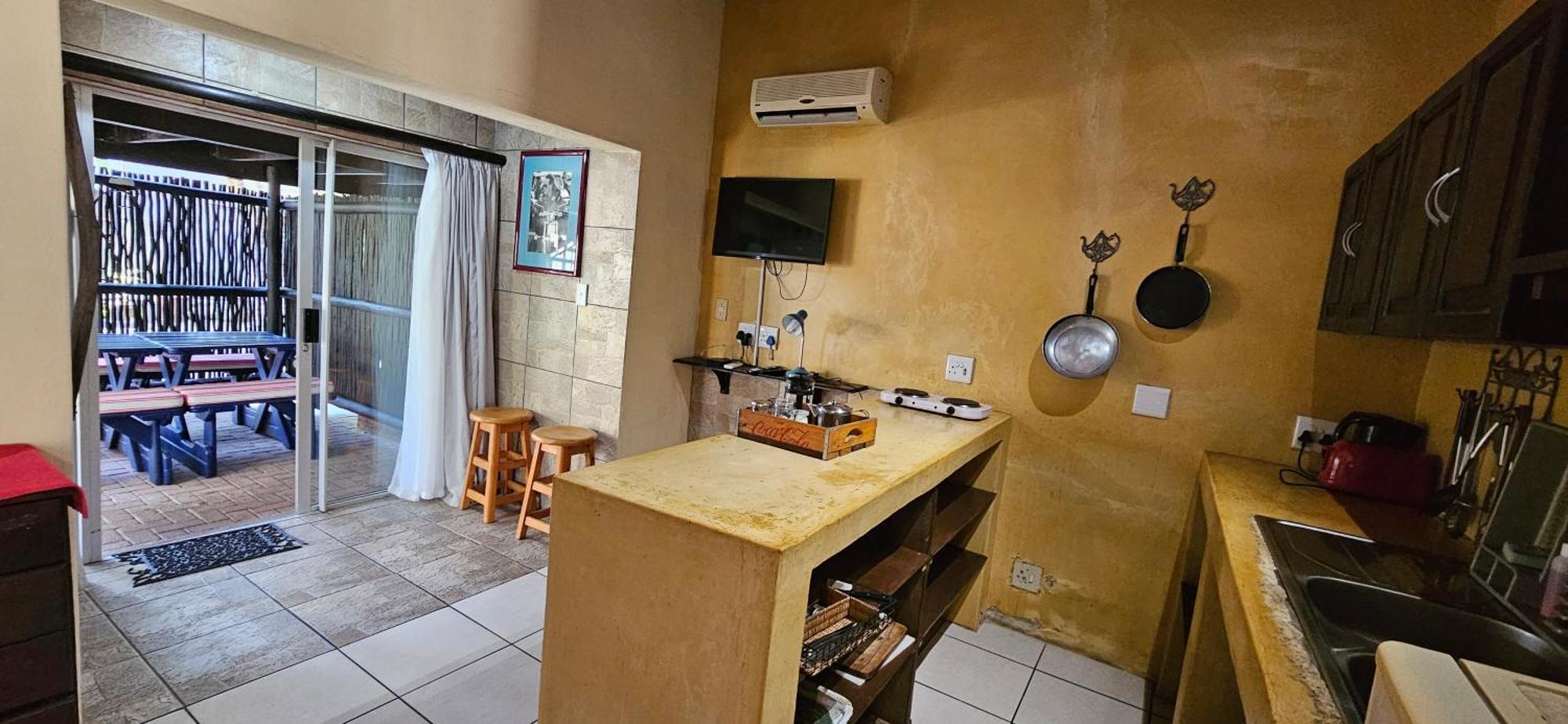 נלספרויט Old Vic Travellers Inn Nelspruit מראה חיצוני תמונה