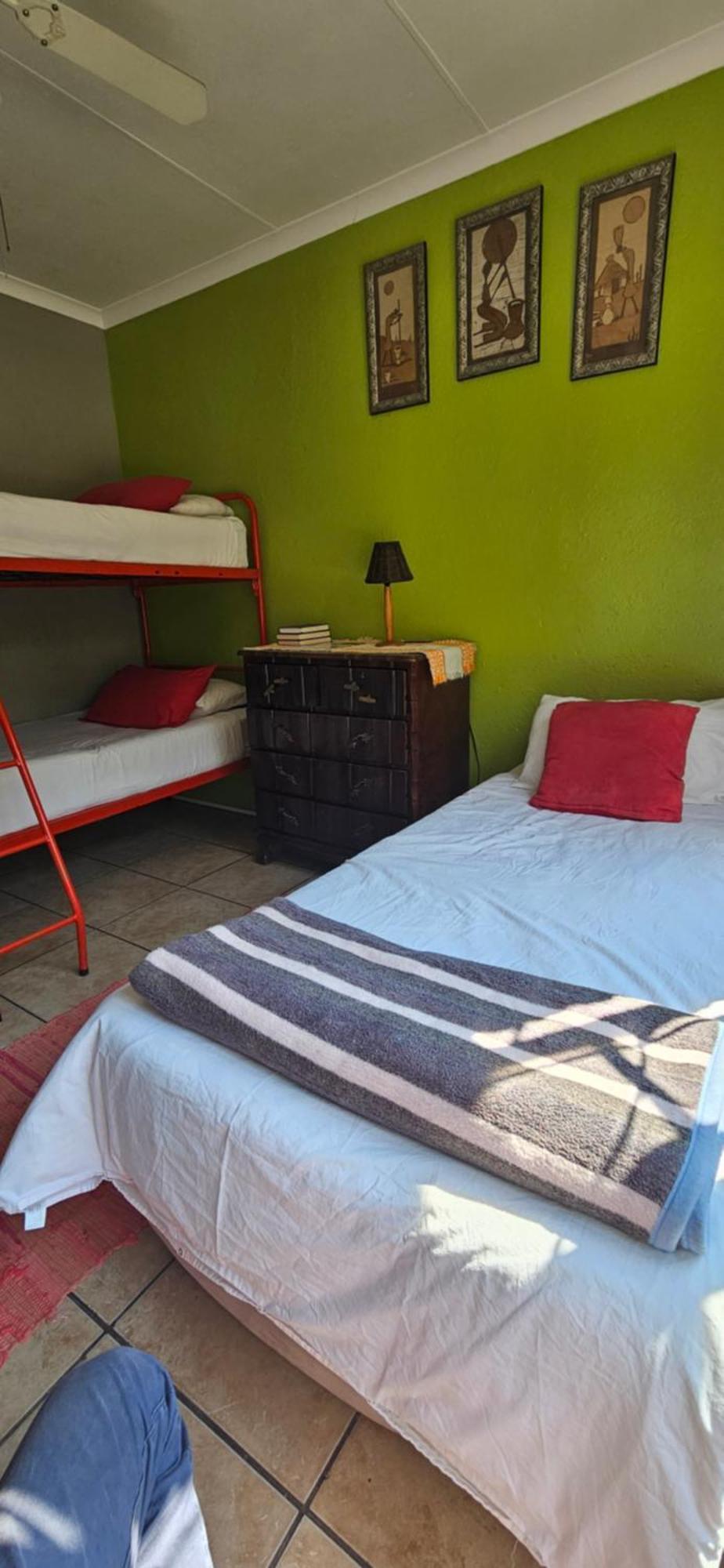 נלספרויט Old Vic Travellers Inn Nelspruit מראה חיצוני תמונה
