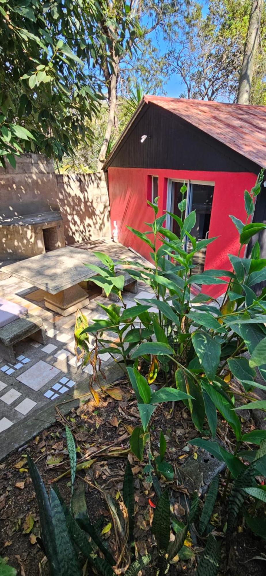 נלספרויט Old Vic Travellers Inn Nelspruit מראה חיצוני תמונה