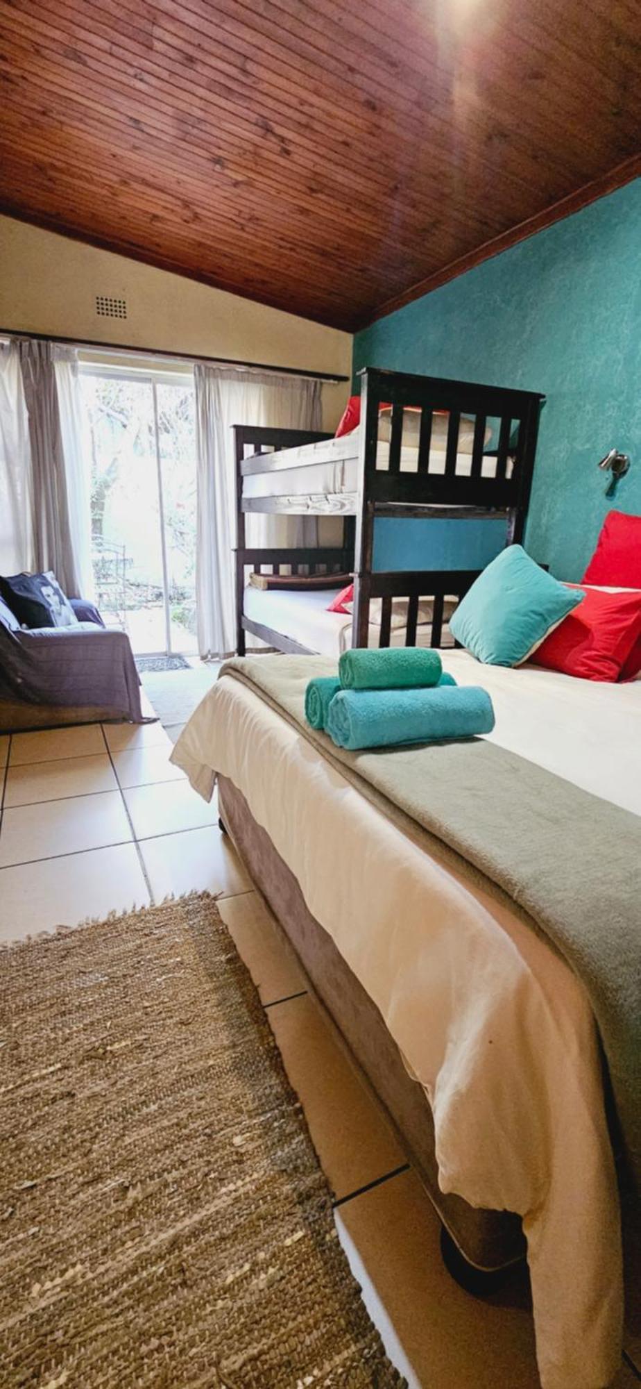 נלספרויט Old Vic Travellers Inn Nelspruit מראה חיצוני תמונה
