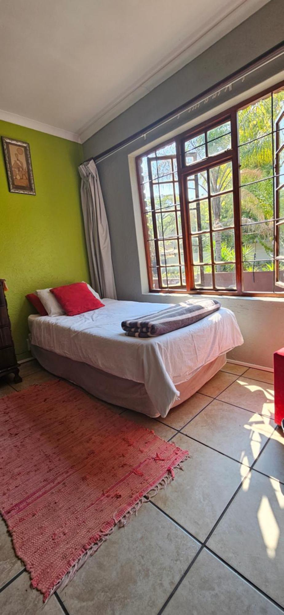 נלספרויט Old Vic Travellers Inn Nelspruit מראה חיצוני תמונה